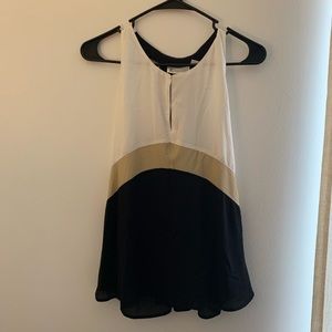 NY&C Cut out back, Flowy Tank top
